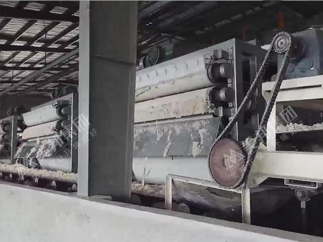 帶式壓榨機(jī)處理木薯渣脫水，讓農(nóng)業(yè)廢棄物變廢為寶