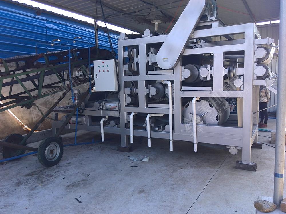美邦帶式壓榨機(jī)在椰糠脫水處理中的應(yīng)用與優(yōu)勢