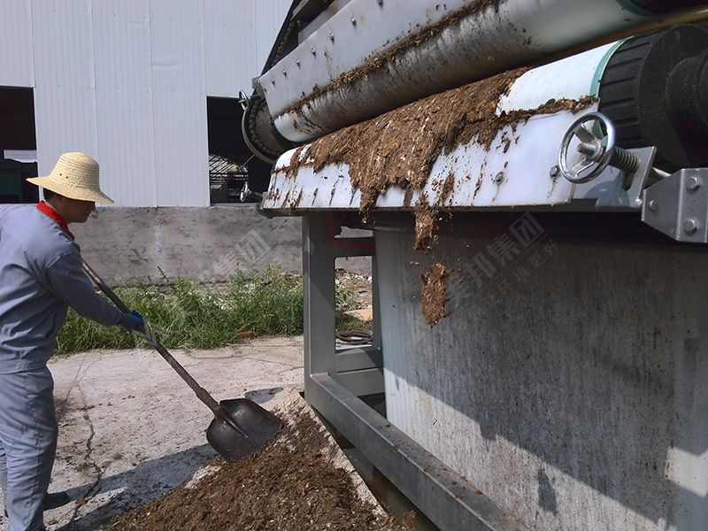 中藥渣用美邦帶式壓榨機脫水效果 中藥渣用美邦帶式壓榨機脫水效果