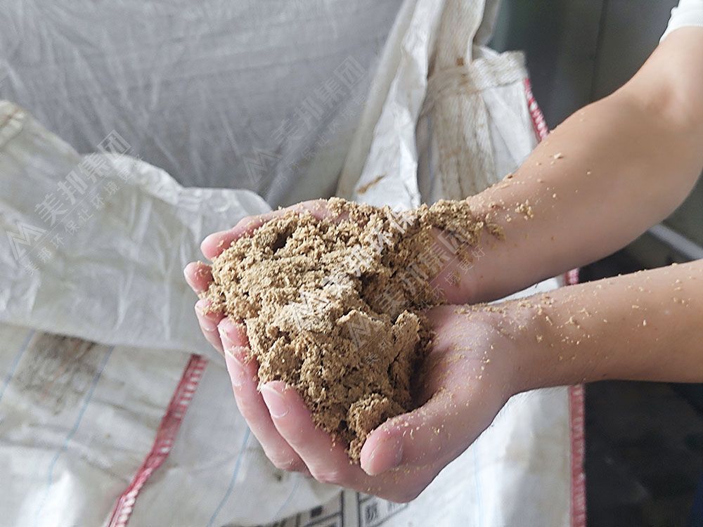 啤酒渣用美邦帶式壓榨機脫水處理 啤酒渣用美邦帶式壓榨機脫水處理