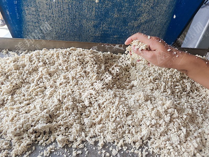 美邦帶式壓榨機處理后的豆腐渣